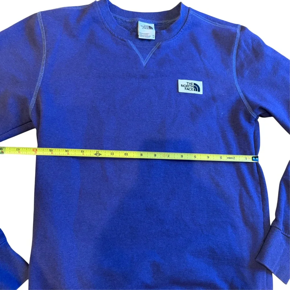 The North Face Sweatshirt Mens XS Purple Crewneck Fleece Pullover Logo Patch